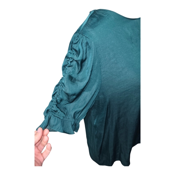 NWT Fab'rik Green Women's Top Ruche Sleeves Size M - Picture 4 of 6